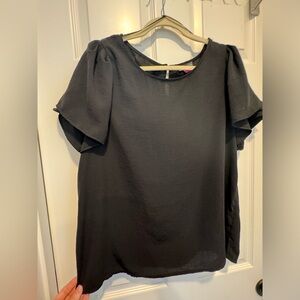 Vince Camuto size large top black ruffle sleeves.